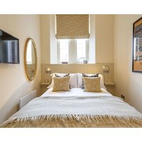 The Croft House - sleeps 2 guests in 1 bedroom