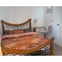 Stylish house in Rotherham/Sheffield area with free private parking.