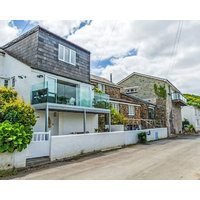 Stunning private villa for 4 people with TV and balcony