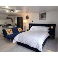 1 Bedroom Apartment From Canary Wharf