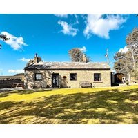 A Cosy Hillside Hideaway In The Heart Of The Yorkshire Dales