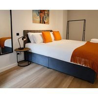 Cosy High Street Retreat