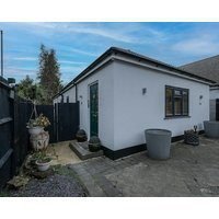 Modern Comfort 2-Bedroom 2-Bathroom House