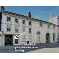 Courtyard High Street Retreat