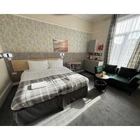 Southsea Ground-Floor Studio Apartment with Free Private Parking