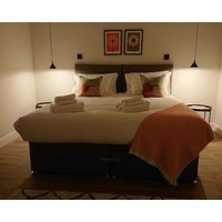 Modern Self-catering Apartment - The Holt