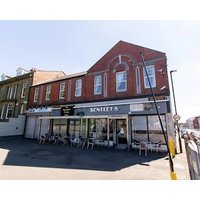 Oyo Bentleys Hotel One Bed Room Apartment 2 Guest