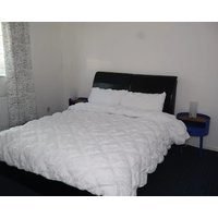 Homely 3-bedroom House Close To Shops And Also Close To The Town Center