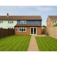 Nayla House – Cozy 4BR with Garden & Parking