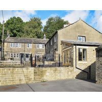 A beautiful rural base around 1. 5 miles from the centre of Holmfirth.