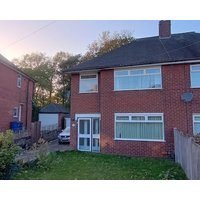 Home in kidsgrove country walks and easy access to Alton towers & peak district