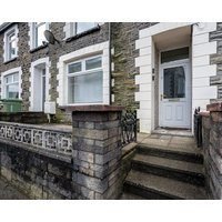 Comfortable 4-bed Home With Free Parking Wales