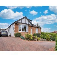 Fabulous 4-bedroom house in tranquil Giffnock perfect for families