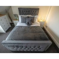 The Beach House - 3 Bedroom Coastal Escape in South Shields.