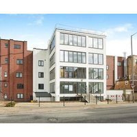 Pancinos Guest-House.nModern Apartment in Newmarket High Street