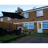 Wonderful 2-bedroom house in Lon perfect for a relaxing getaway