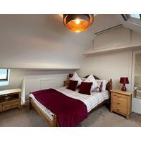 Free Parking 3-Bedroom House Near York Town