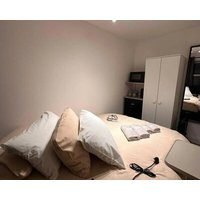 Room 10 mins to Waterloo by tube