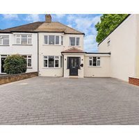 Stylish 5-bed home near Heathrow & Windsor with games area and large garden