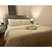 York City Centre 1-Bed Flat - Steps to Everything