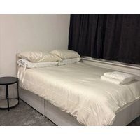 2 Bedroom Entire House near Heathrow Easy Booking