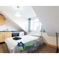 Pebbles Guest House - Flat 6