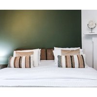 The Roman Kove Central Apartment