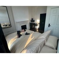 Live like a local London Room