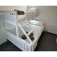 Family - Garden - Parking - WiFi - Sleeps 5