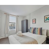 Bright Modern Apartment Close to Hammersmith