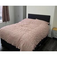 2 Bed Flat - Sleeps 3 - Parking - Wifi