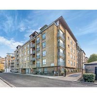 Canal-View Maida Vale Flat · Balcony · Lift Access