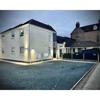 Yastayzzz @Studio 5 Bransford Rd - Modern Studio with Parking!