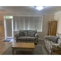 Spacious 2-Bed Apartment Near Heaton Park