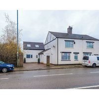 Large Modern 5-Bed House