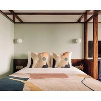 Locke at Canary Wharf