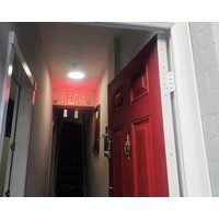 The Red Lounge House - sleeps 14