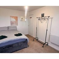 Stylish 2-bedroom apartment in peaceful Manchester neighbourhood