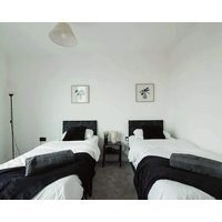 Leeds 3-Bed • Long Stays up to 40% Off