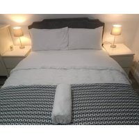 Modern & Stylish Retreat 15 Mins to Central London