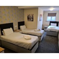 The Avenue Club and Lodge