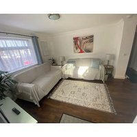 Pet & Family Friendly Flat near Zoo Waterpark and Beaches with Garden & Parking