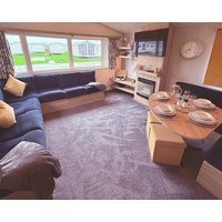Cosy and spacious 8 berth caravan in Camber Sands. Pet friendly!