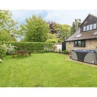 Pump House Pet Friendly With Hot Tub In Hellingly Ref 932577