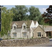 The Crown of Crucis Country Inn and Hotel