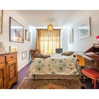 Chiswick Riviera with free parking