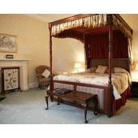 Glengarry Castle Hotel