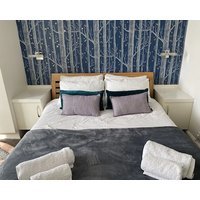 Romantic with Sea View Sleeps 2-4