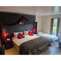 Glenskirlie Castle Hotel