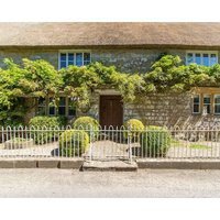 Atherstone Farm Cottage is a charming rural retreat